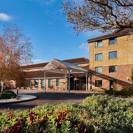 Doubletree By Hilton Swindon Hotel Exterior photo